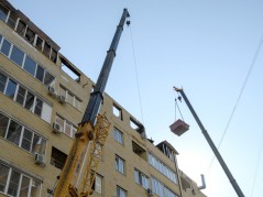 Продолжаются аварийно-восстановительные работы в доме  по ул. Российской, 267/6
